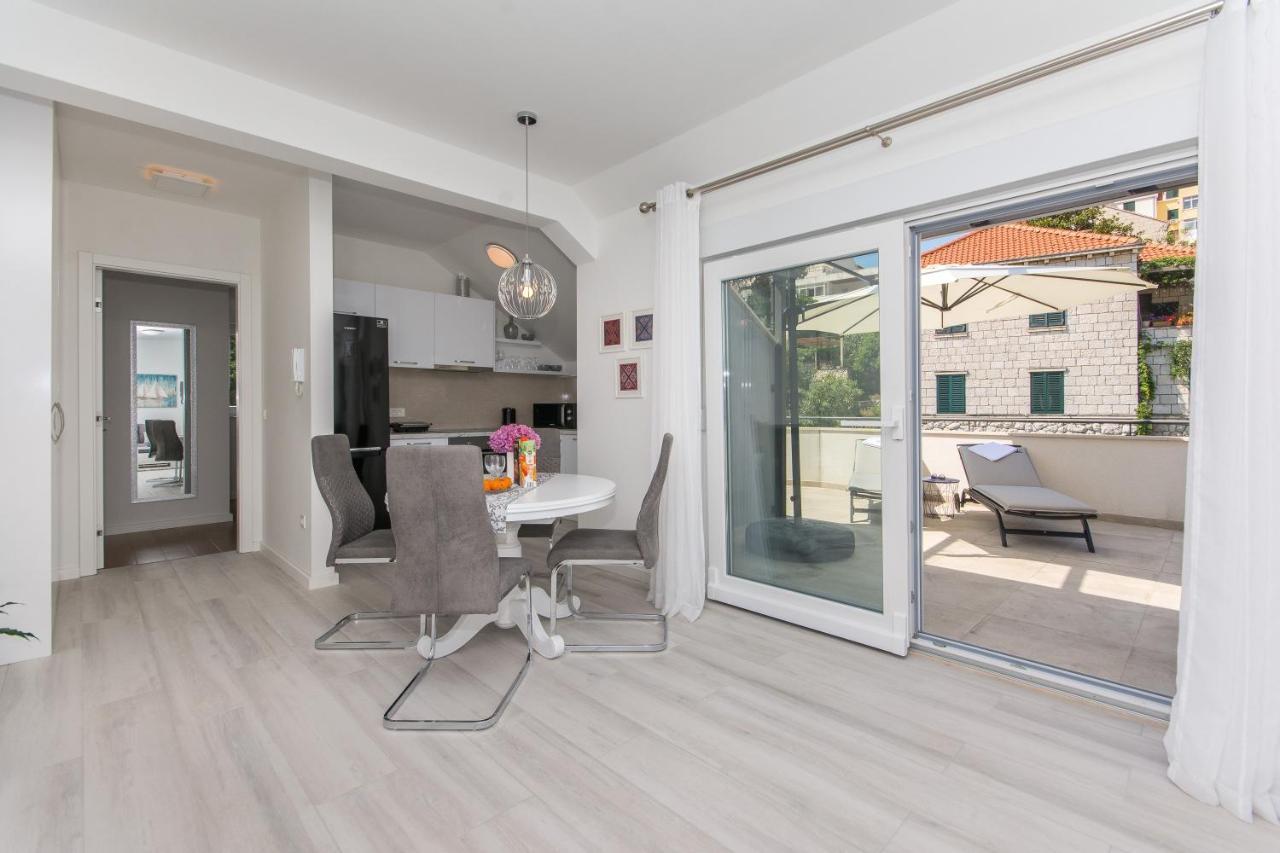 Gloria Apartment *